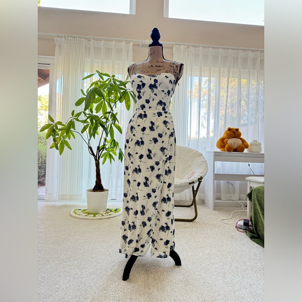 Reformation Kourtney Dress, Blueberry print, size 6 - Picture 2 of 9